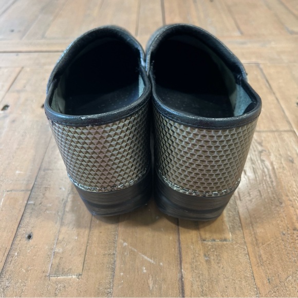 Dansko Womens Professional Clog Leather EU 41 US 10 Metallic Geometric Comfort - Picture 3 of 12